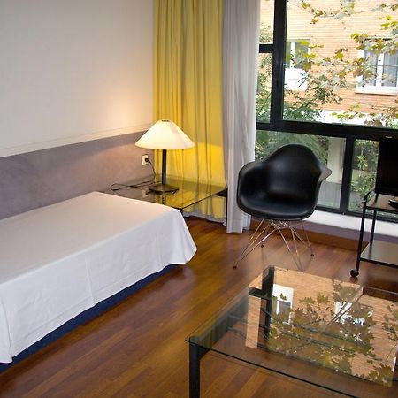 Apartamentos Descartes Barcelona Exterior photo