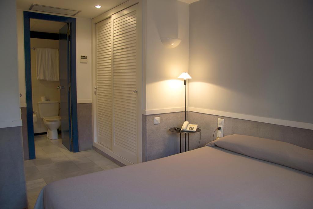 Apartamentos Descartes Barcelona Exterior photo