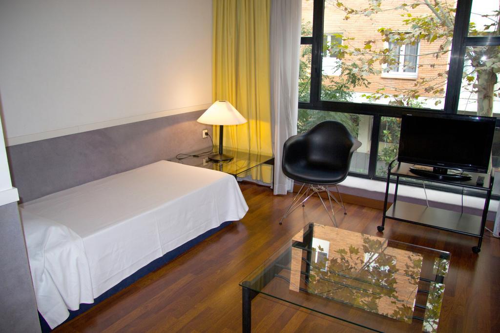 Apartamentos Descartes Barcelona Exterior photo