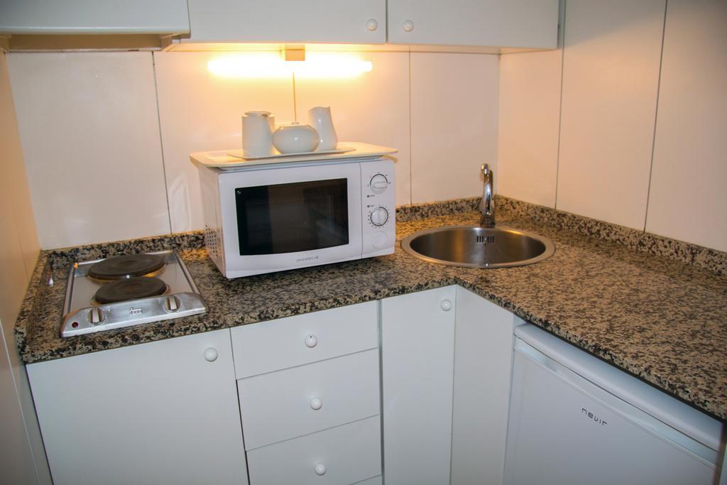 Apartamentos Descartes Barcelona Room photo