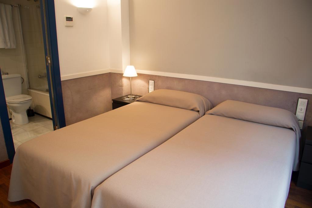 Apartamentos Descartes Barcelona Exterior photo