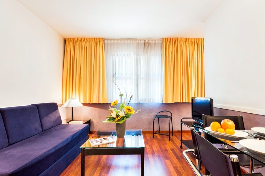 Apartamentos Descartes Barcelona Exterior photo