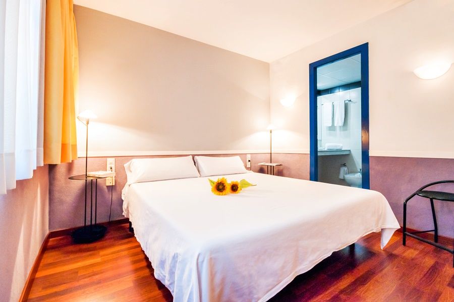 Apartamentos Descartes Barcelona Exterior photo