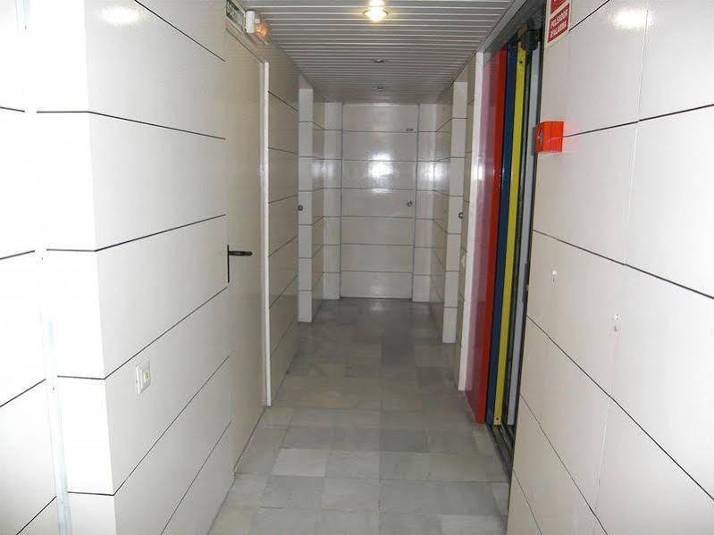 Apartamentos Descartes Barcelona Exterior photo